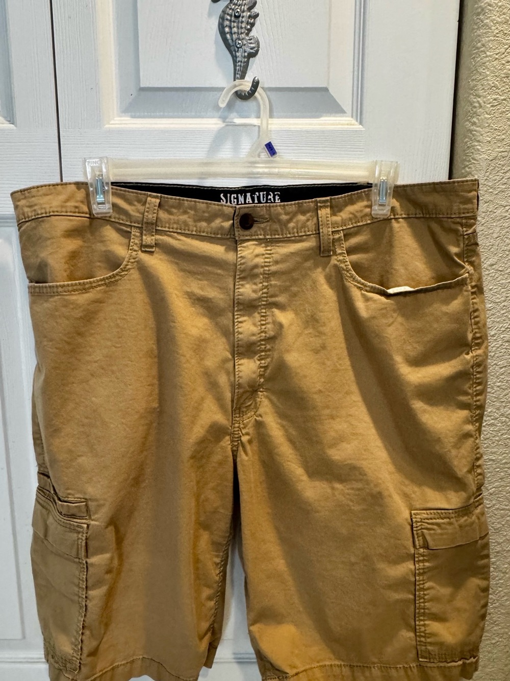 Levi’s Signature Men’s Tan Cargo Pants